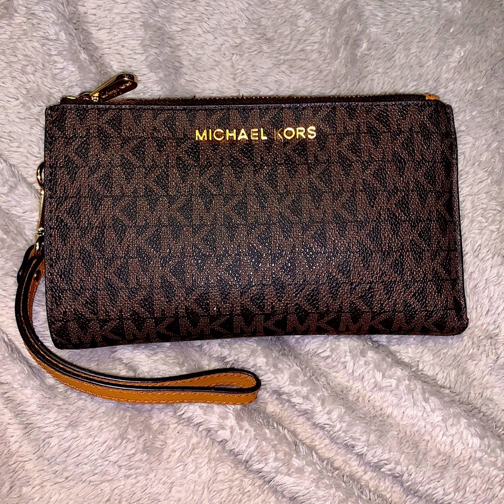 Michael kors wallet